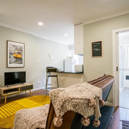 Fonte Luminosa - Great Location Апартаменты